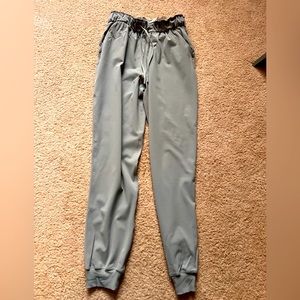 Lululemon Women’s Pants size 6